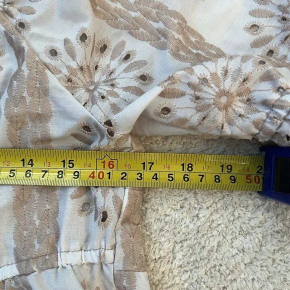 Kirious Women’s Embroidered Sweetheart Neckline Blouse Size Large Eyelet Rose - Picture 8 of 9